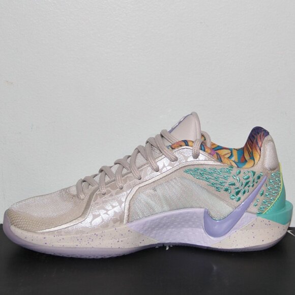 Nike Titan x Sabrina 2 'Make Space' Basketball Womens 6 Mens 4.5 - Picture 3 of 7